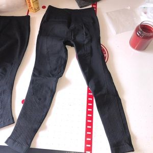 Lulu lemon Size 6 women leggings